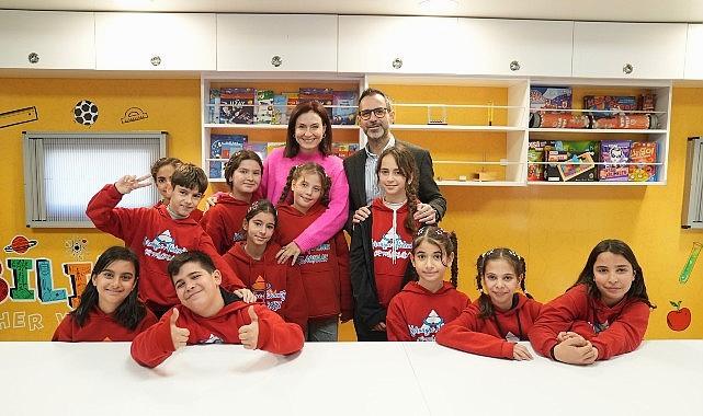 ceyda-duvenci-ve-asli-cureklibatir-mediamarktin-tegv-is-birligiyle-yuruttugu-egitimle-daha-iyiye-projesi-IaYwRBxm.jpg