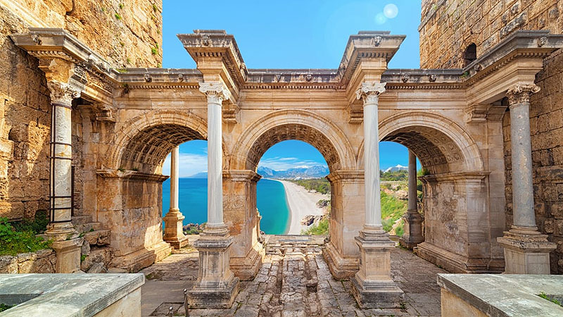 hadrianus-kapisi-antalya