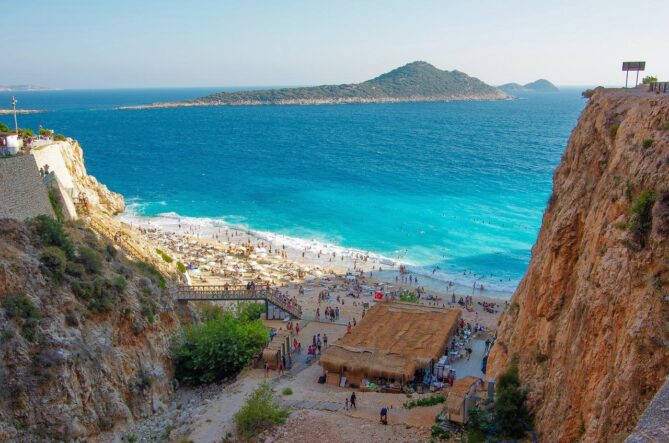 antalyada-tatil-yapilacak-yerler-PwtsEAOI.jpg