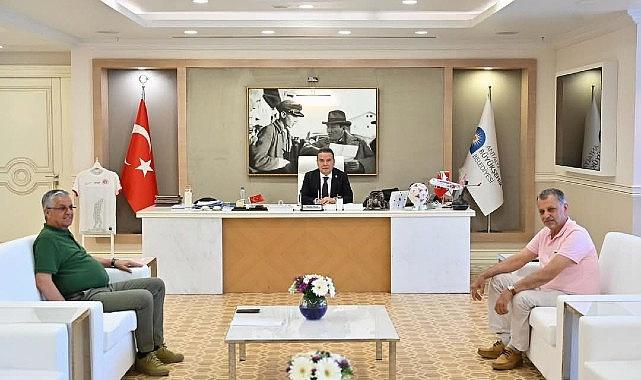 kemer-belediye-baskani-ve-meclis-uyelerinden-antalya-buyuksehir-belediye-baskani-muhittin-boceke-ziyaret-Miz22MeM.jpg
