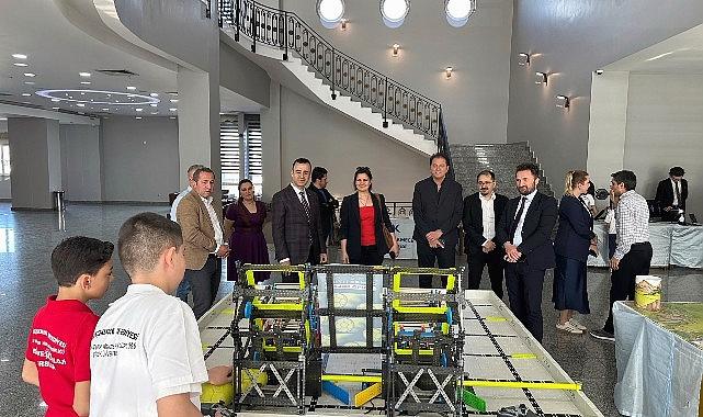 kucukcekmece-belediyesinden-genclere-bilisim-ve-teknoloji-odulleri-454g6MwW.jpg